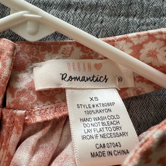 NWT Urban Romantics - Link Floral Tank - XS - Picture 6 of 7